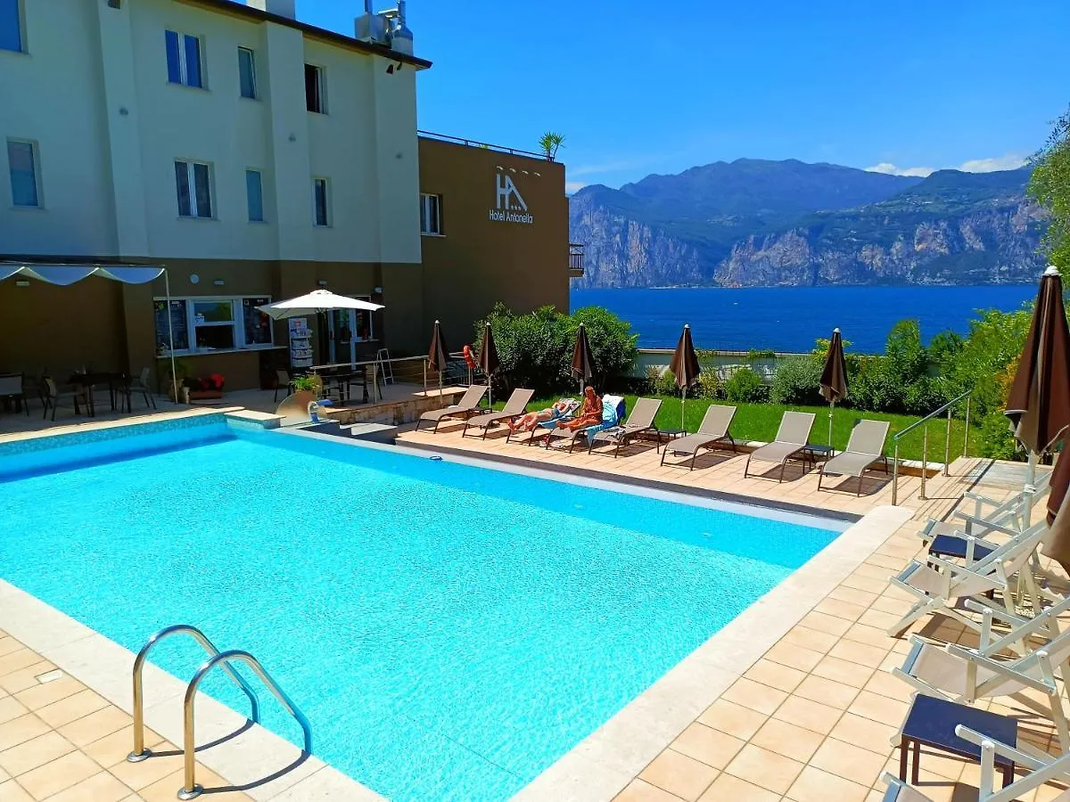 Hotel Antonella Malcesine 3*,